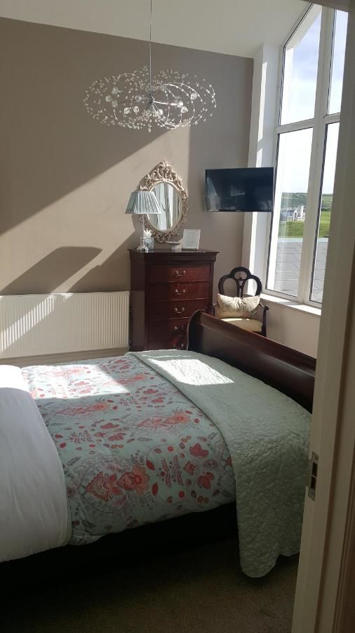 Отели типа «постель и завтрак» Wild Atlantic Lodge Rooms Лехинч-26